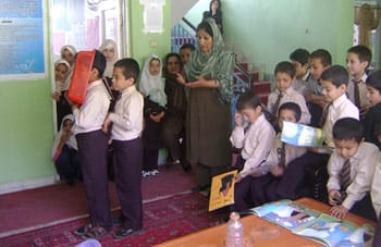 Afghan kids in the classroom with Hoopoe Books